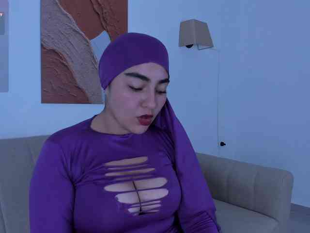 Malika-Noor webcam