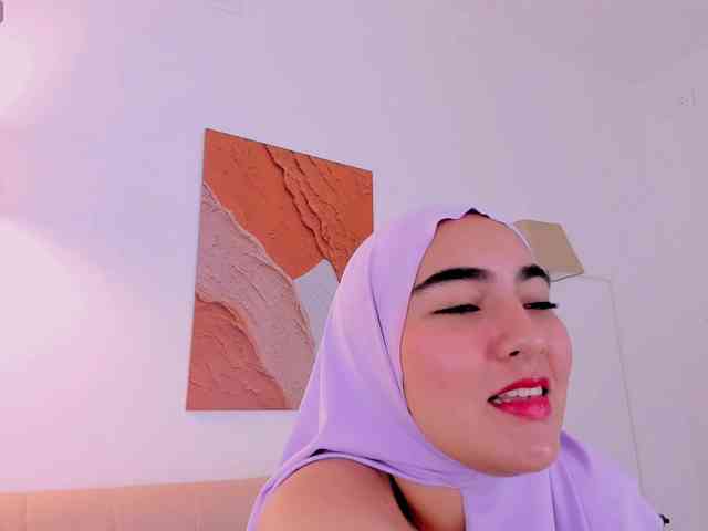 Malika-Noor webcam