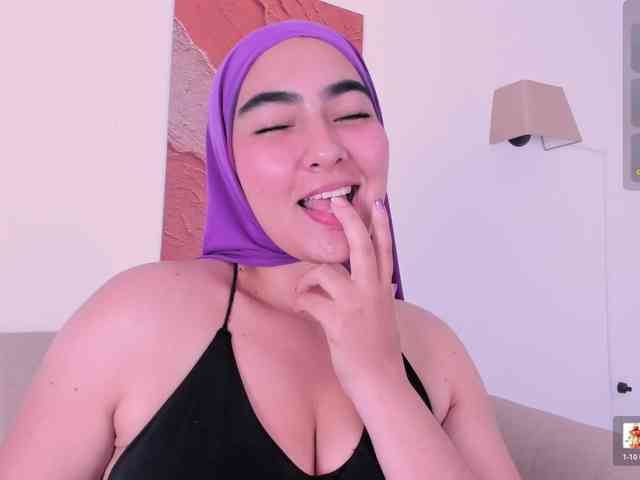 Malika-Noor webcam