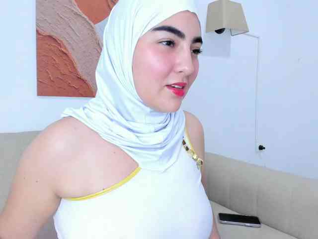 Malika-Noor webcam