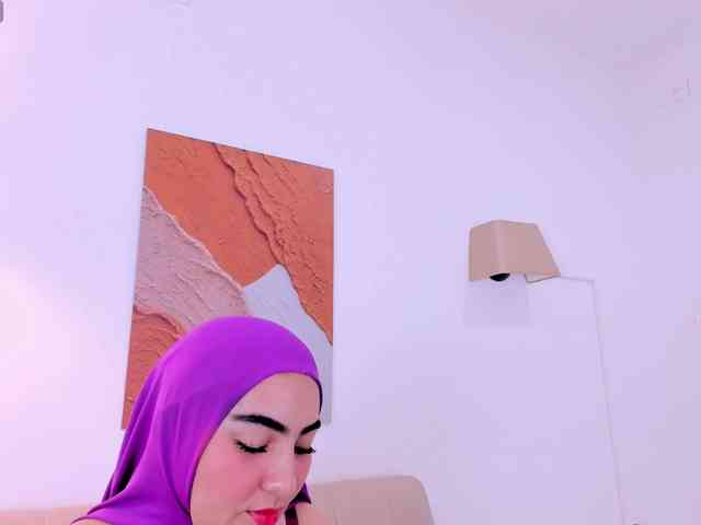 Malika-Noor webcam