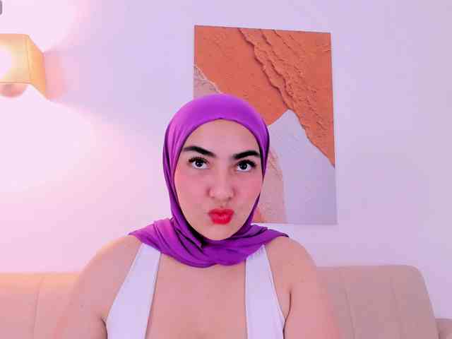 Malika-Noor webcam