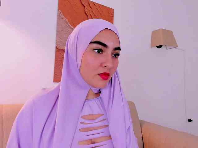 Malika-Noor webcam
