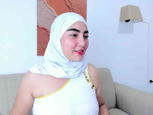 Malika-Noor webcam