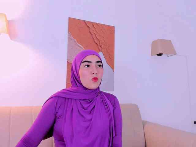 Malika-Noor webcam