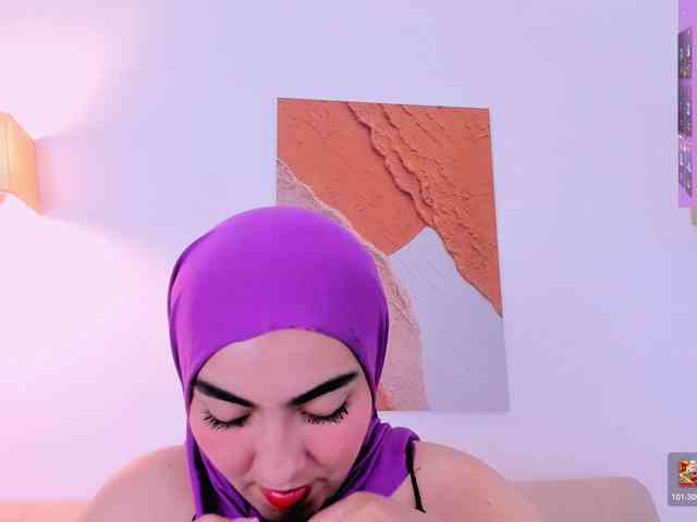 Malika-Noor webcam