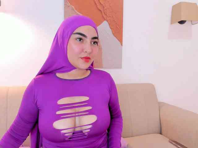 Malika-Noor webcam