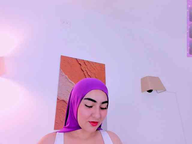 Malika-Noor webcam