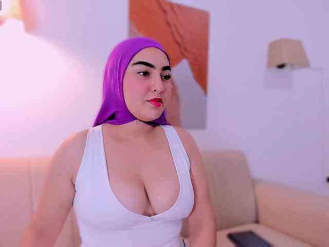 Malika-Noor webcam
