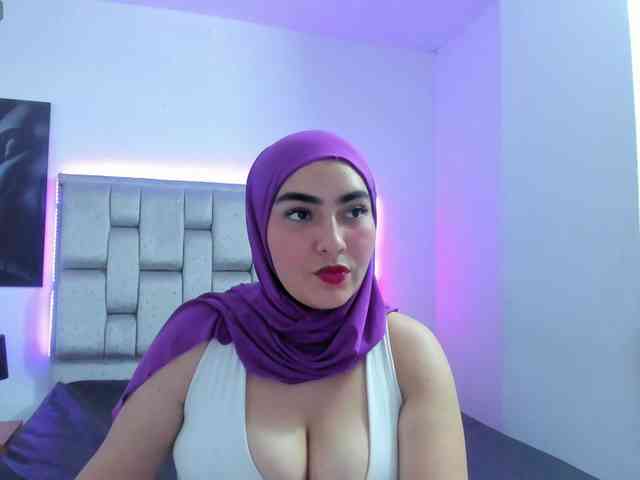 Malika-Noor webcam