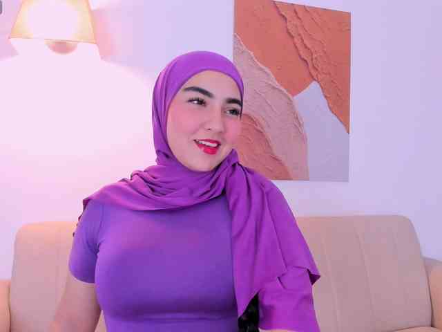 Malika-Noor webcam