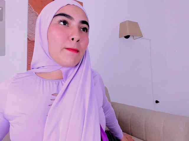 Malika-Noor webcam
