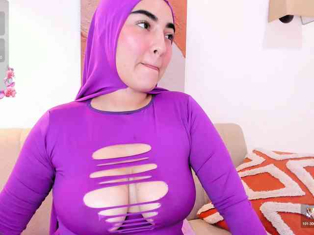 Malika-Noor webcam
