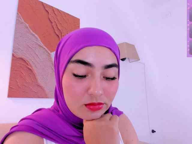 Malika-Noor webcam
