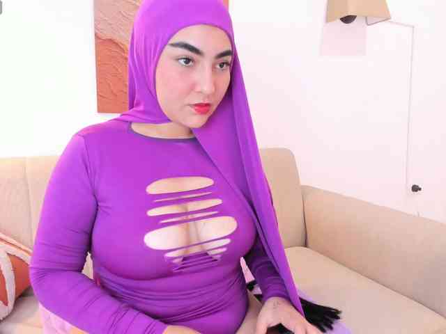 Malika-Noor webcam