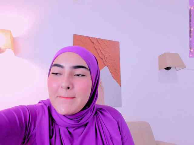 Malika-Noor webcam