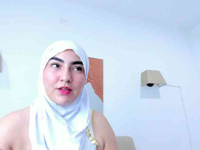 Malika-Noor webcam
