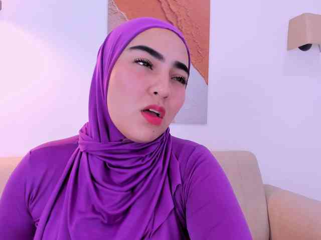 Malika-Noor webcam