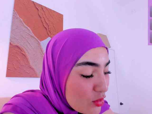 Malika-Noor webcam