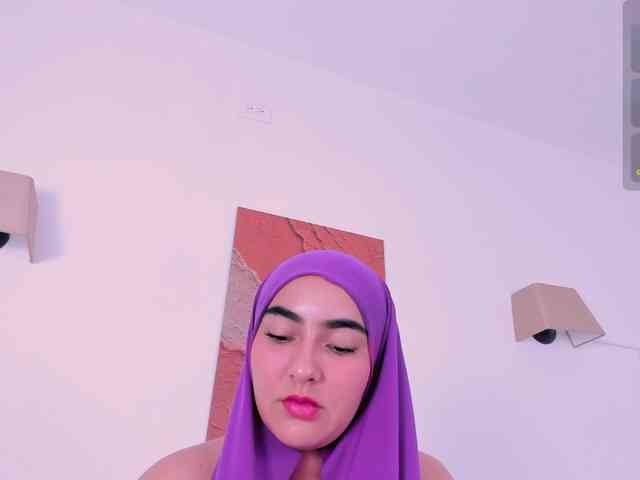 Malika-Noor webcam