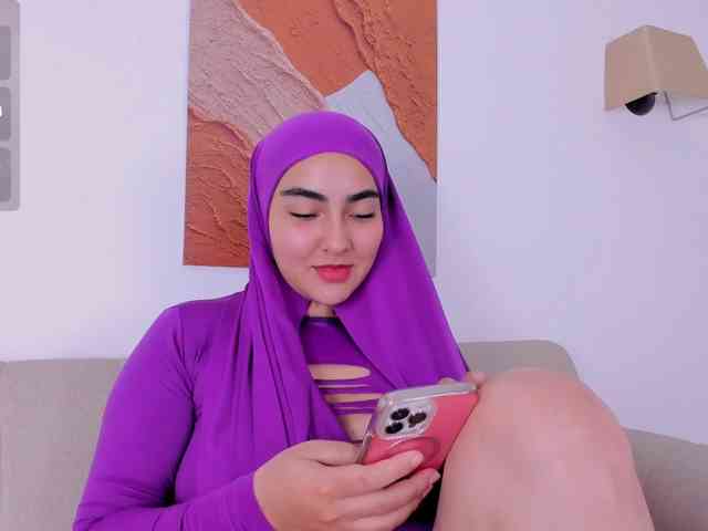 Malika-Noor webcam