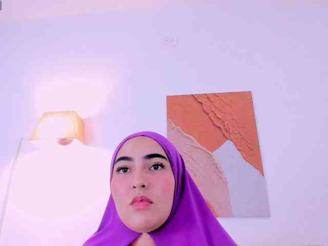 Malika-Noor webcam