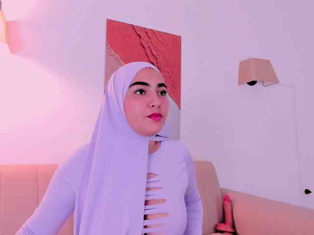 Malika-Noor webcam