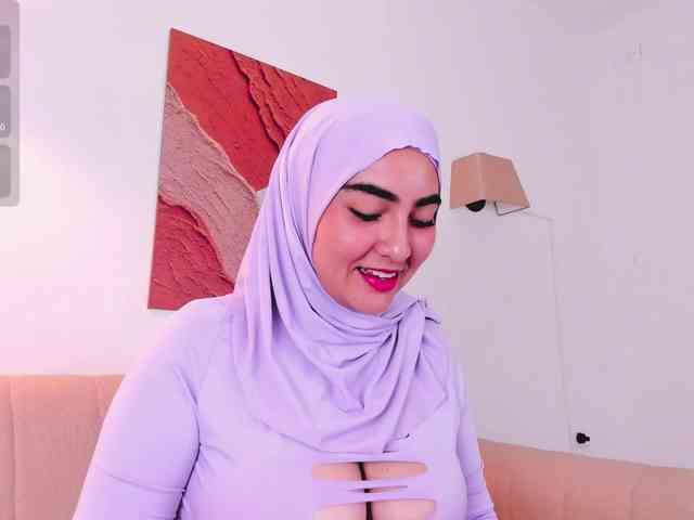 Malika-Noor webcam