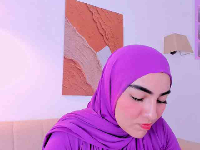Malika-Noor webcam