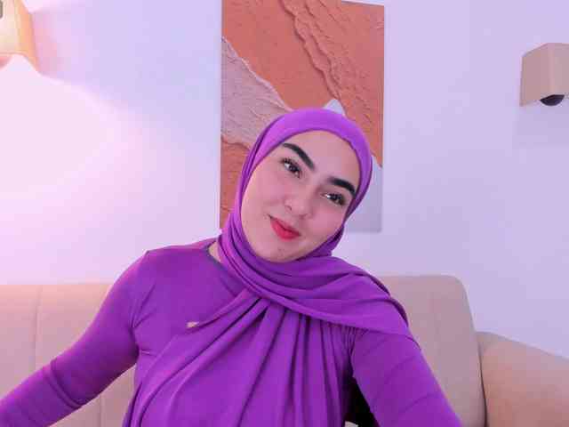 Malika-Noor webcam