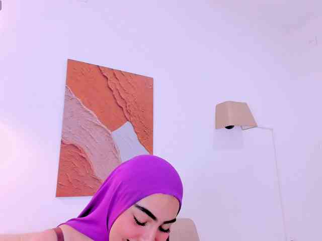 Malika-Noor webcam