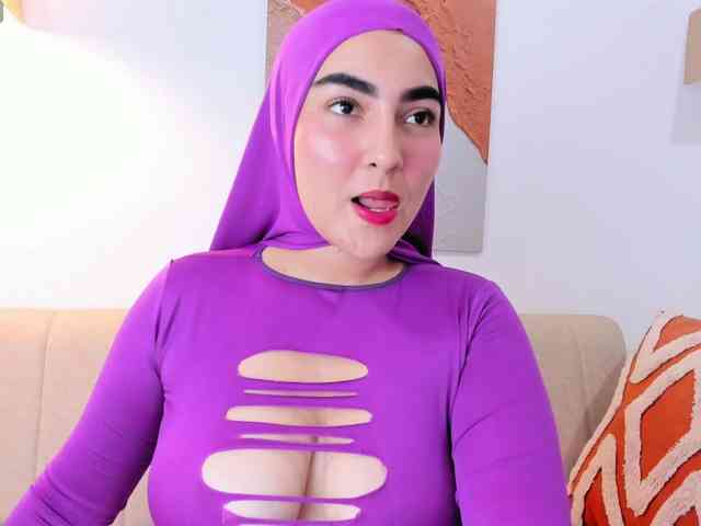 Malika-Noor webcam
