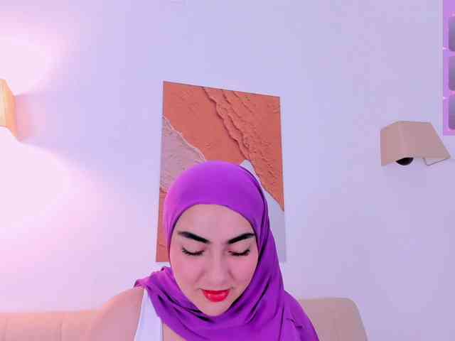 Malika-Noor webcam