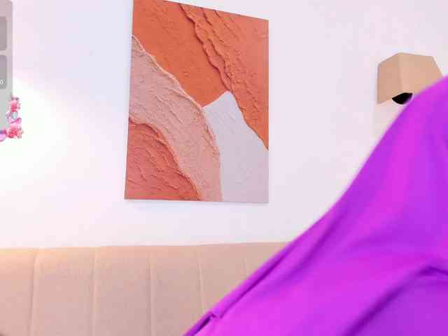Malika-Noor webcam