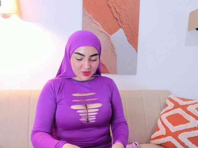 Malika-Noor webcam