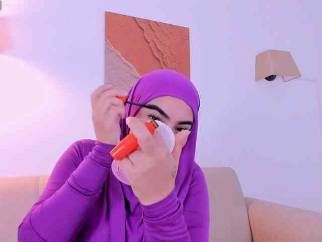 Malika-Noor webcam