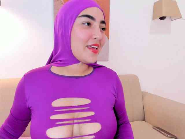 Malika-Noor webcam