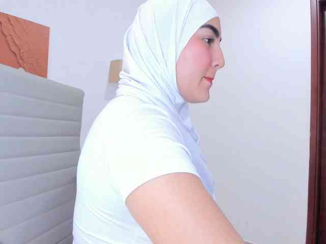 Malika-Noor webcam