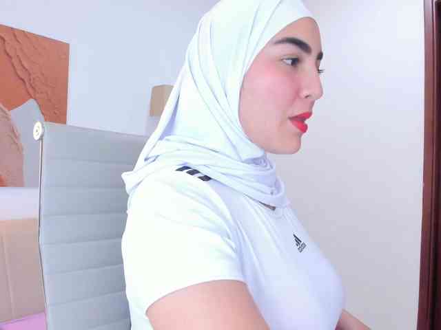 Malika-Noor webcam