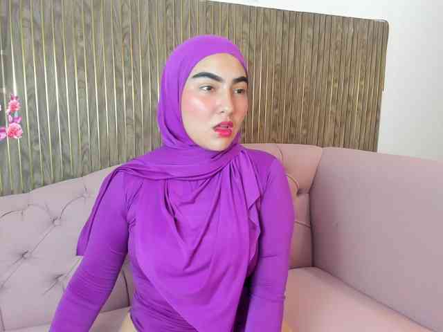 Malika-Noor webcam