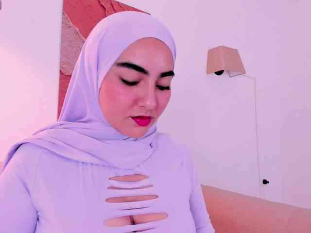 Malika-Noor webcam