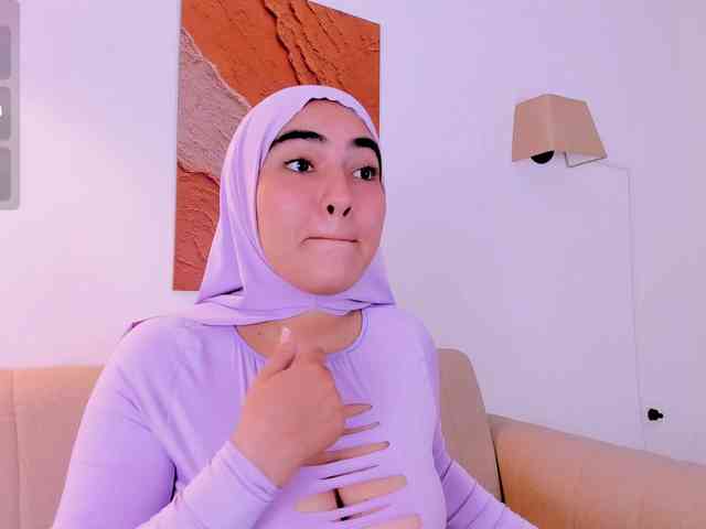 Malika-Noor webcam
