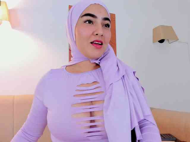 Malika-Noor webcam