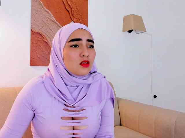 Malika-Noor webcam