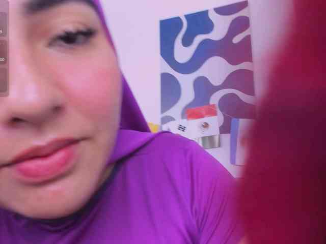 Malika-Noor webcam