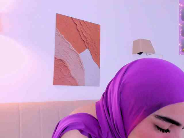 Malika-Noor webcam