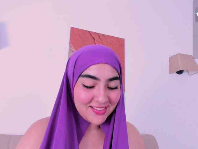 Malika-Noor webcam