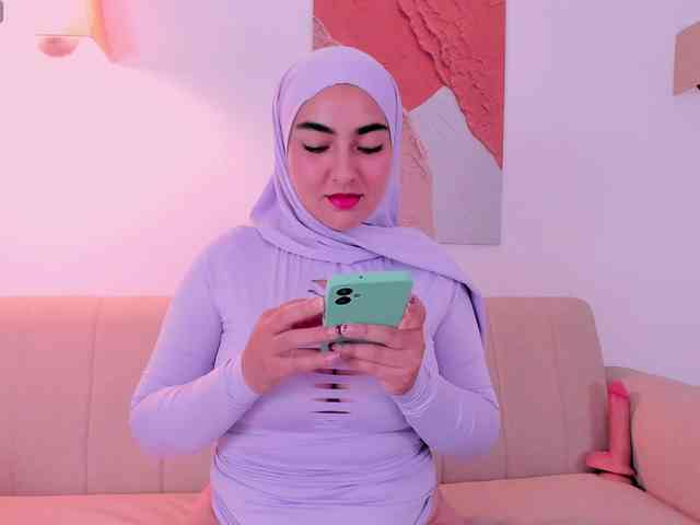 Malika-Noor webcam