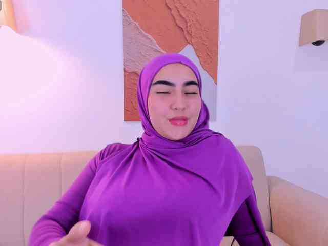 Malika-Noor webcam