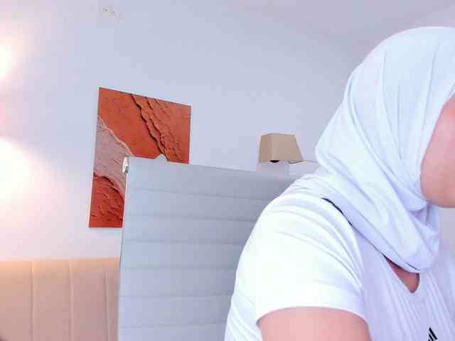 Malika-Noor webcam